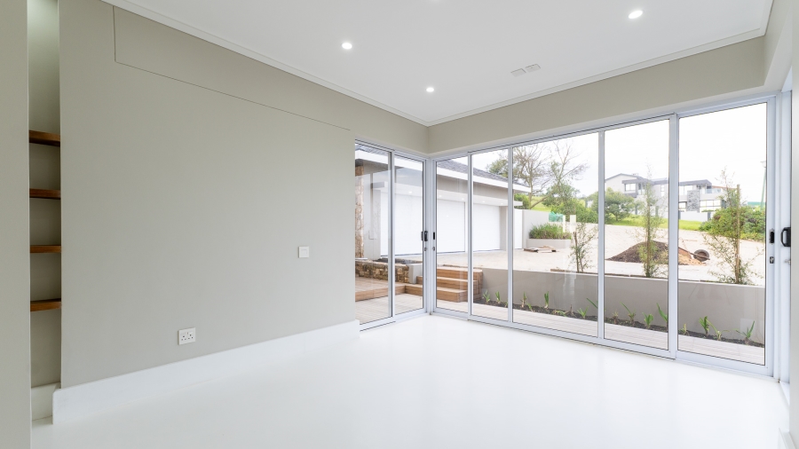 5 Bedroom Property for Sale in Le Grand Golf Estate Western Cape